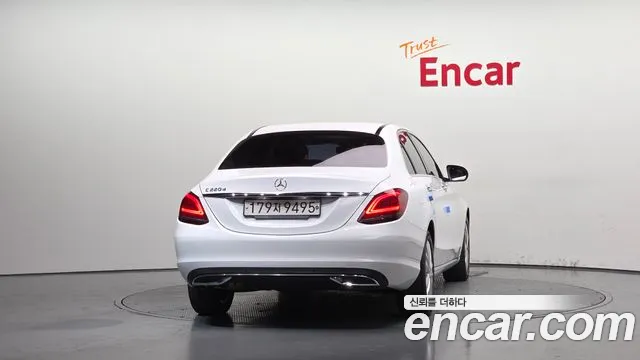Mercedes-Benz C-Class C220 d 2019 thumbnail 4