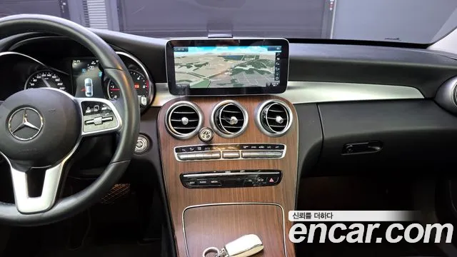 Mercedes-Benz C-Class C220 d 2019 thumbnail 14