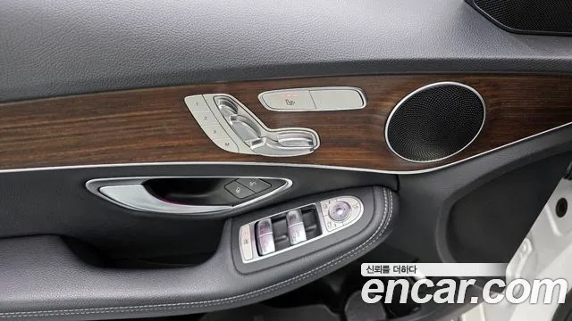 Mercedes-Benz C-Class C220 d 2019 thumbnail 19