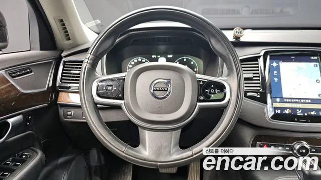 Volvo XC90 D5 2017 thumbnail 8