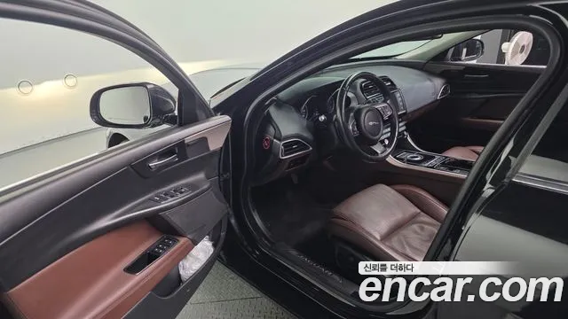 Jaguar XE 20d 2016 thumbnail 7