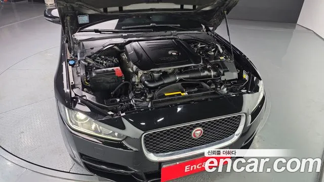 Jaguar XE 20d 2016 thumbnail 2