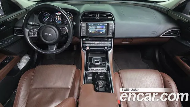 Jaguar XE 20d 2016 thumbnail 8