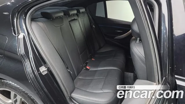 BMW 3-Series 320d M 스포츠 2016 thumbnail 11