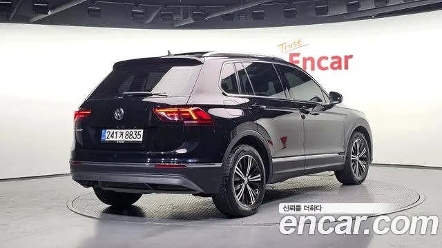 Volkswagen Tiguan 2.0 TDI 2020 thumbnail 3