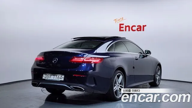 Mercedes-Benz E-Class E220d 2018 thumbnail 3