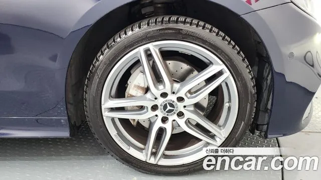 Mercedes-Benz E-Class E220d 2018 thumbnail 20