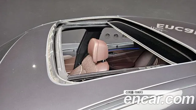 BMW 5-Series 520d 2020 thumbnail 18