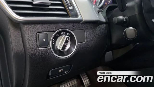 Mercedes-Benz GLE-Class GLE350 d 4MATIC 2018 thumbnail 17