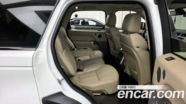 Land Rover Range Rover Sport 3.0 SDV6 HSE 2016 thumbnail 8