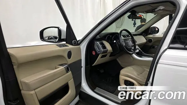Land Rover Range Rover Sport 3.0 SDV6 HSE 2016 thumbnail 5