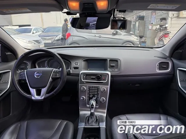 Volvo V60 D2 2015 thumbnail 8