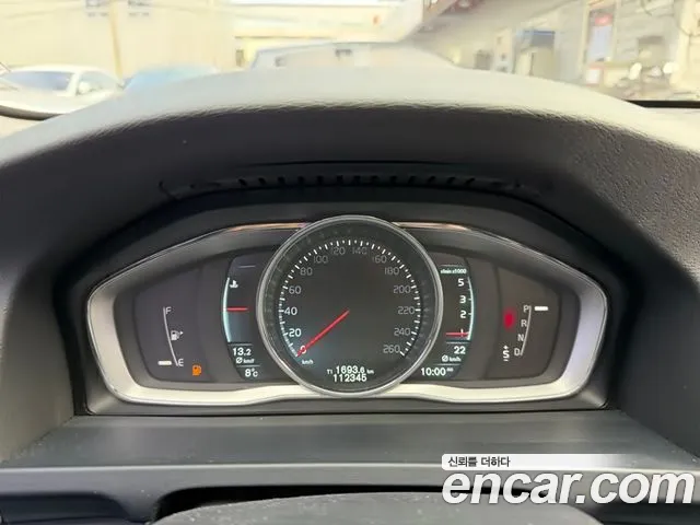 Volvo V60 D2 2015 thumbnail 16