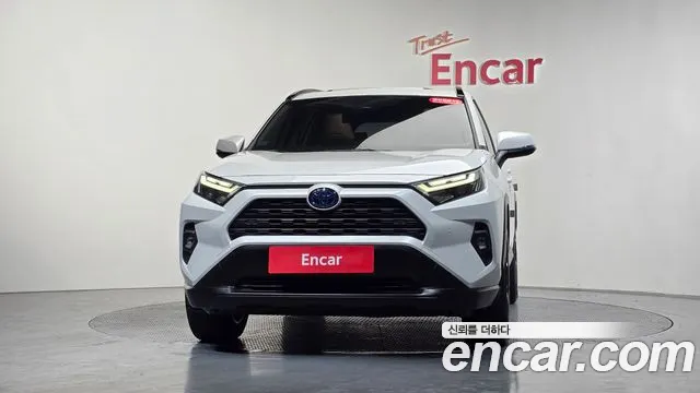 Toyota RAV4 2.5 2WD Hybrid XLE 2023 thumbnail 2