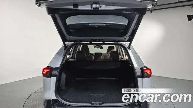 Toyota RAV4 2.5 2WD Hybrid XLE 2023 thumbnail 10