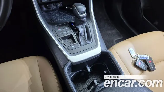 Toyota RAV4 2.5 2WD Hybrid XLE 2023 thumbnail 14