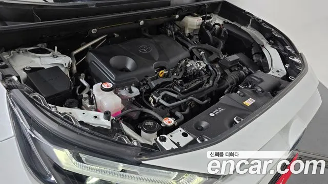 Toyota RAV4 2.5 2WD Hybrid XLE 2023 thumbnail 13