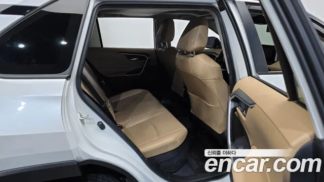 Toyota RAV4 2.5 2WD Hybrid XLE 2023 thumbnail 15