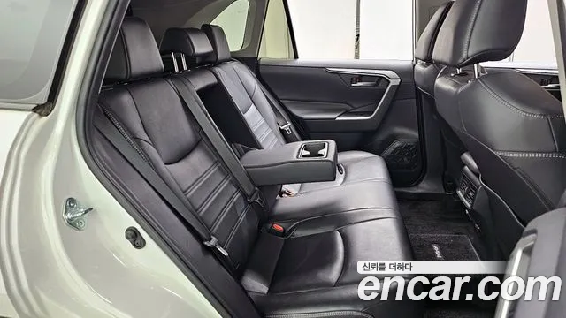 Toyota RAV4 2.5 2WD 2019 thumbnail 3
