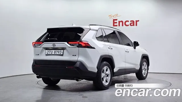Toyota RAV4 2.5 2WD 2019 thumbnail 2