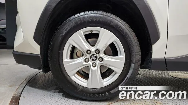 Toyota RAV4 2.5 2WD 2019 thumbnail 6