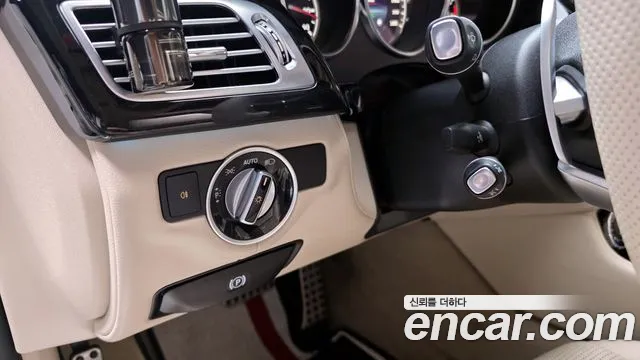 Mercedes-Benz CLS-Class CLS63 AMG 4MATIC 2015 thumbnail 10