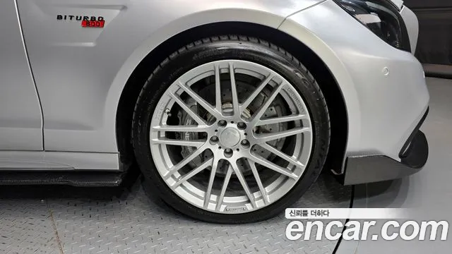 Mercedes-Benz CLS-Class CLS63 AMG 4MATIC 2015 thumbnail 18