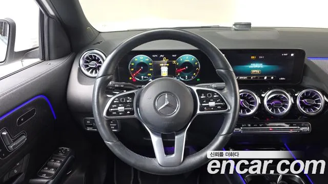 Mercedes-Benz GLA-Class GLA220 2021 thumbnail 5