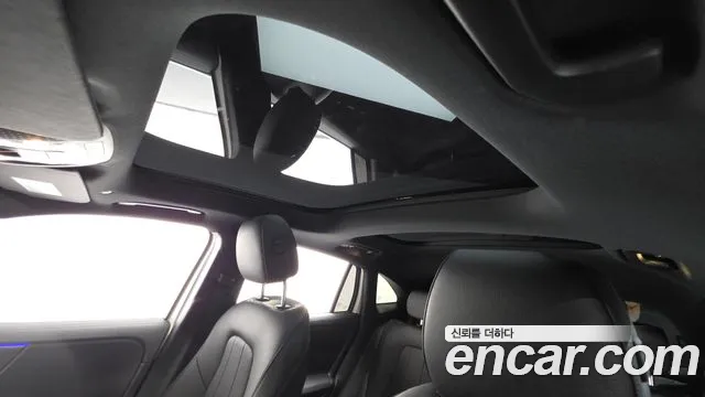 Mercedes-Benz GLA-Class GLA220 2021 thumbnail 6