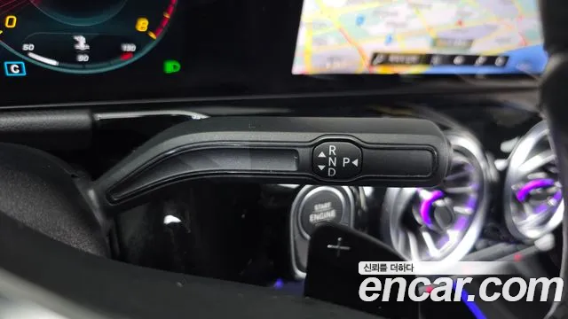Mercedes-Benz GLA-Class GLA220 2021 thumbnail 15
