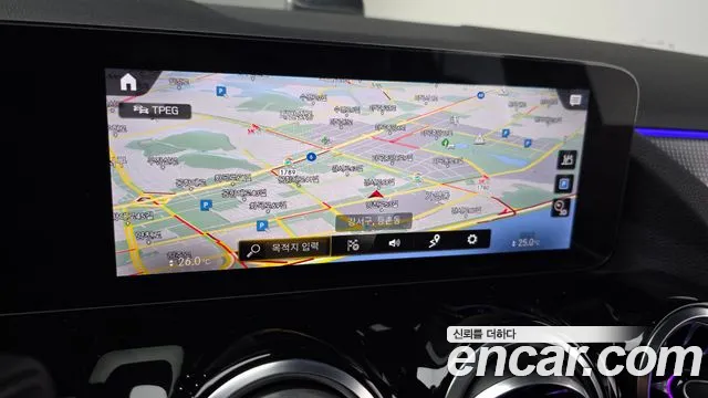 Mercedes-Benz GLA-Class GLA220 2021 thumbnail 12