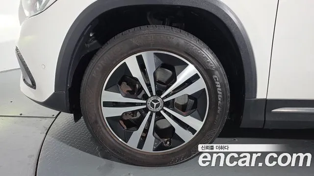 Mercedes-Benz GLA-Class GLA220 2021 thumbnail 20