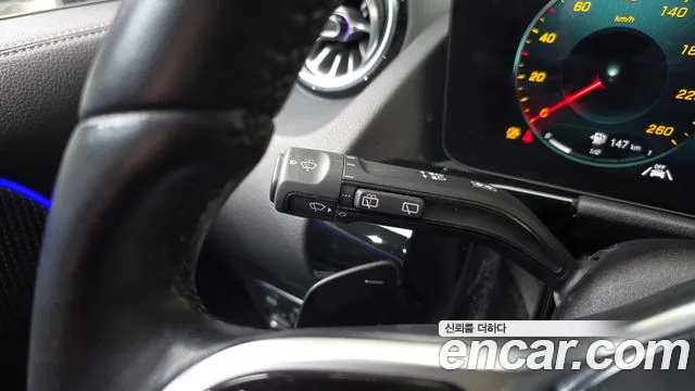 Mercedes-Benz GLA-Class GLA220 2021 thumbnail 19