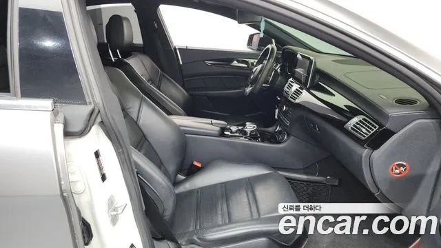 Mercedes-Benz CLS-Class CLS63 AMG 4MATIC 2016 thumbnail 14